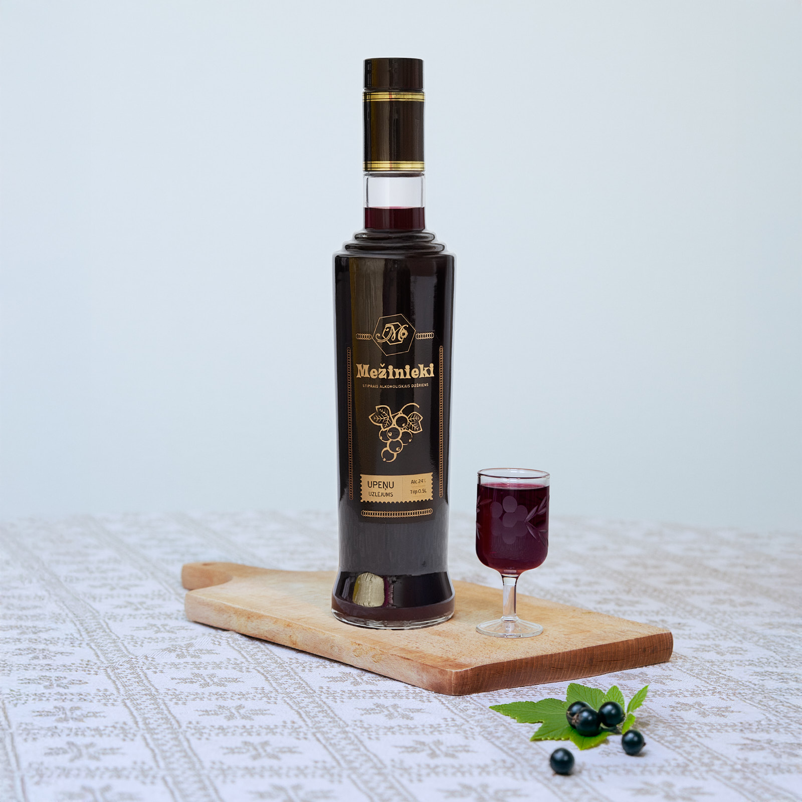 Upeņu uzlējums